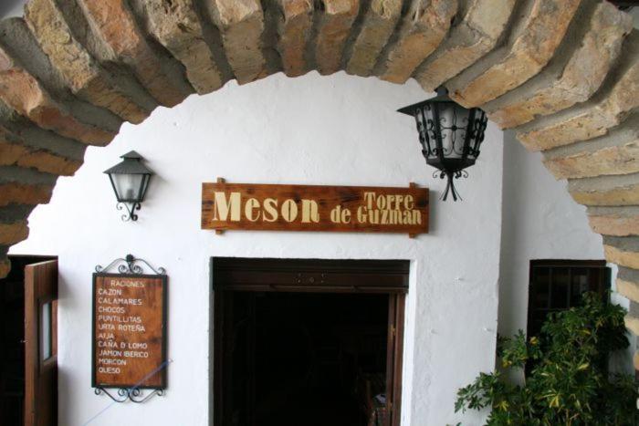 Hostal Torre De Guzman Conil De La Frontera Exterior photo